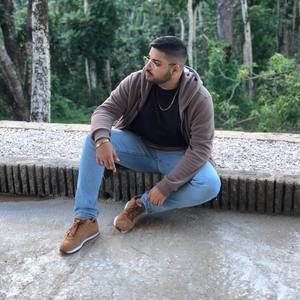 Meet your Posher, Christopher